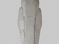 Aeg F 1 RS  Aeg F 1, Rückseite, Saqqara, 26. Dynastie (ca. 712 - 664 v. Chr.), Necho II. bis Apries, Uschebti des Hor-ir-aa, Mattgrüne Fayence, H 18,1 cm, B 5,1 cm, T 4,7 cm : Bestandskatalog Ägypten, Museumsfoto: Claus Cordes